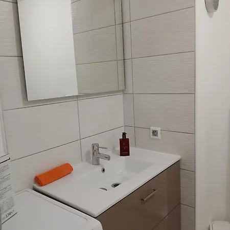 Le Cosy Avec Jardin Terrasse Couverte Et Parking Gratuit Apartamento Caen